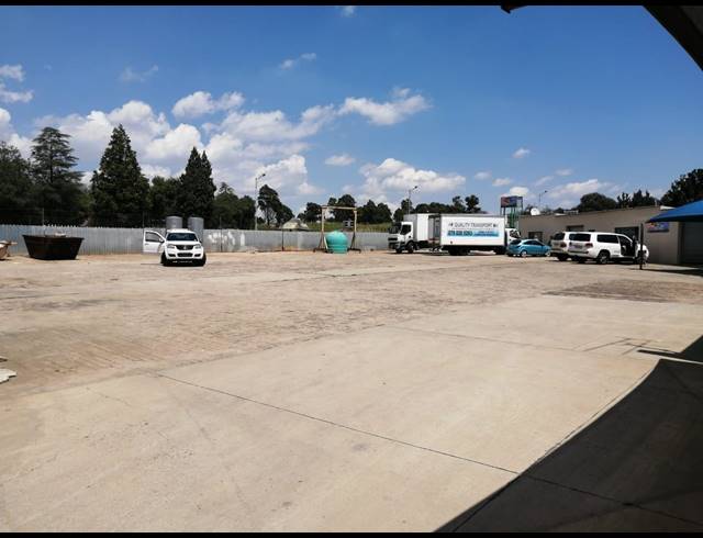 2,600M² WAREHOUSE FOR SALE IN BOLTONIA